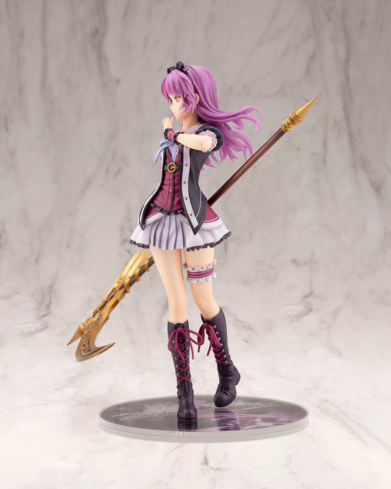 Renne detail — costume design communicating narrative significance